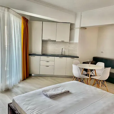 Solid Sea View Apartment Mamaia