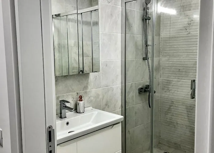 Solid Sea View 마마이아