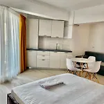 Solid Sea View Apartament Mamaja