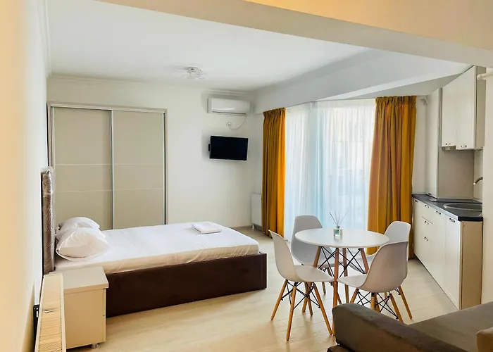 Solid Sea View Mamaia